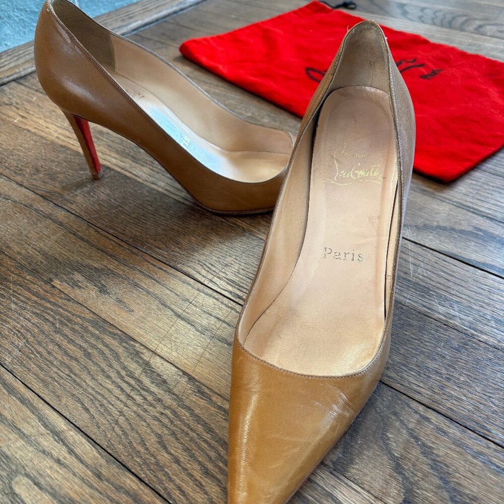 Christian Louboutin Pointed-Toe Leather Pumps, 37 - Picture 7 of 11